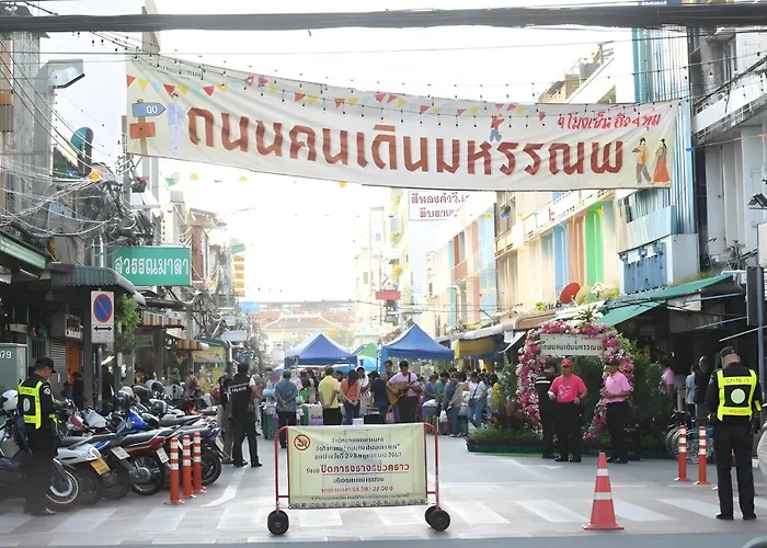 Zzz The Giant Swing - เสาชิงช้า ศาลเจ้าพ่อเสือ Apartment